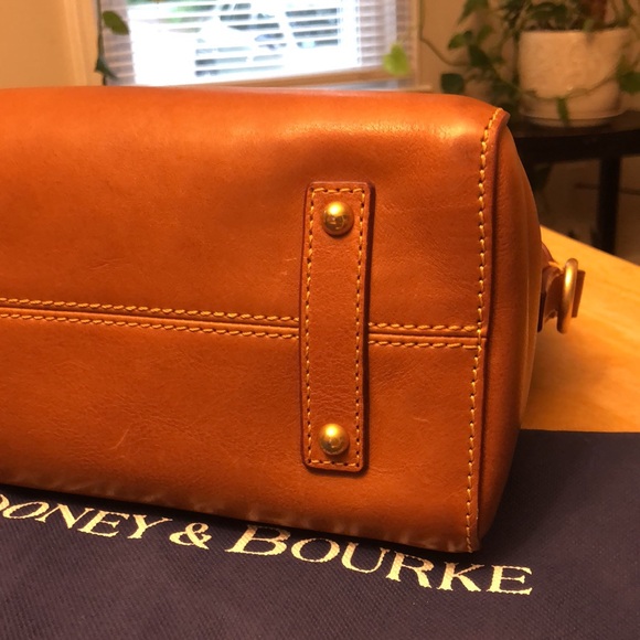 Dooney & Bourke Florentine Cameron Satchel - excellent condition - Picture 4 of 8